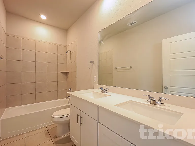 13558 Paxton Blvd — Photo 13