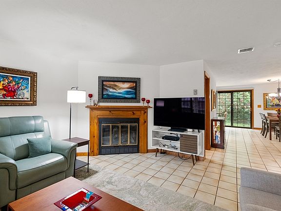 2nd image of 195 Falmouth Rd #10