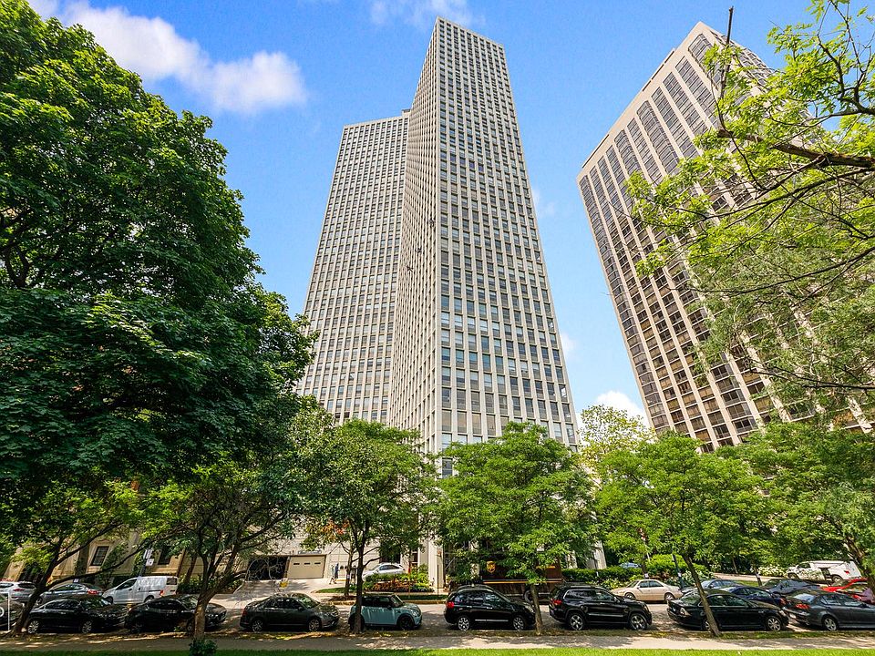 1st image of 2626 N Lakeview Ave APT 3210