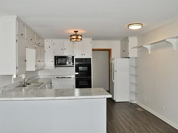 5th image of 1808 Hillwood Dr