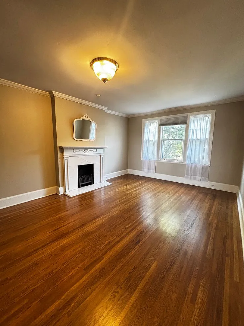 Immaculate 2/1.5/1 Condo off of Riverside Dr with a perfect river view from the top floor! — Photo 2