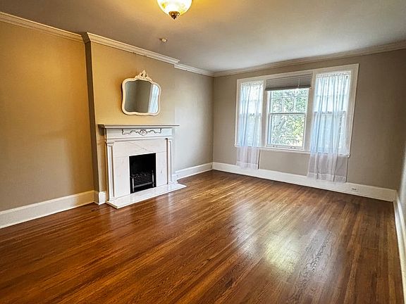 2nd image of 216 W 19th St S