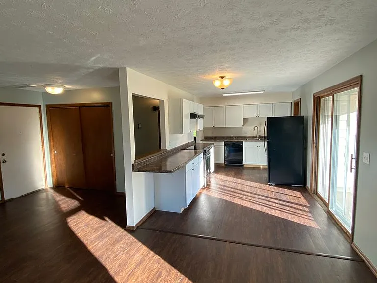 1612 E Harrison St — Photo 5