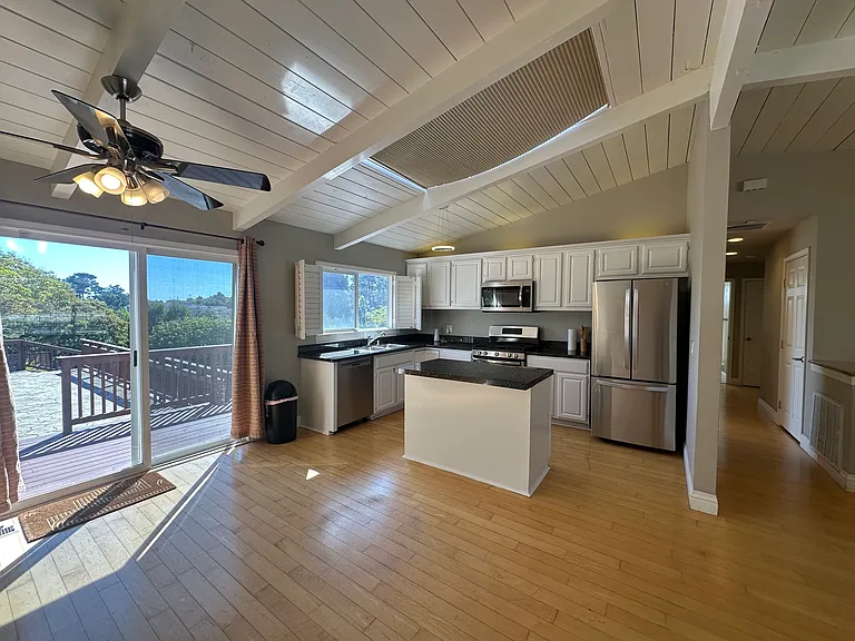 2350 Rosewood Dr — Photo 8