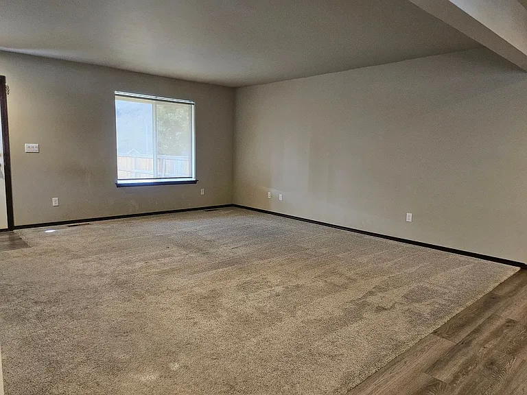 482 S Kansas Loop — Photo 11