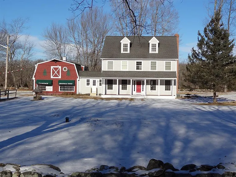 128 Center Rd — Photo 2