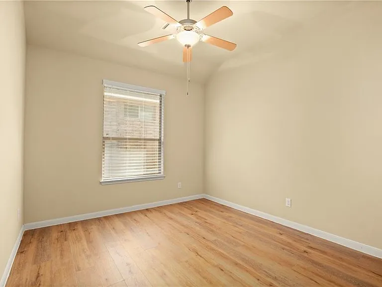 112 W Adelanta Pl — Photo 18