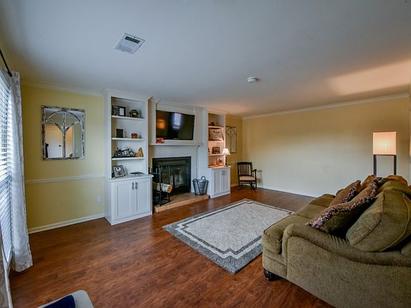 5th image of 3966 Brentwood St