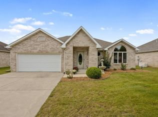 422 11th Cir SE, Demotte, IN 46310