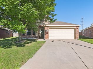 6321 Stone Lake Dr, Fort Worth, TX 76179