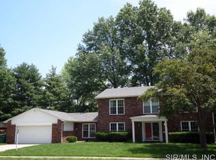 906 Belpre Dr, O'Fallon, IL