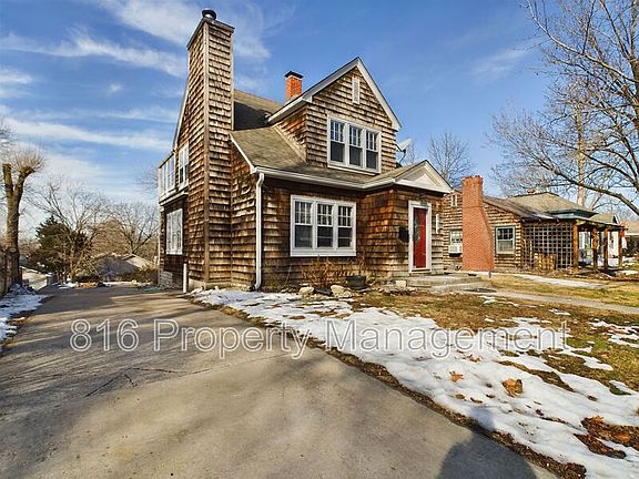 2nd image of 118 S Willis Ave