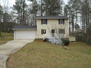 939 Honeysuckle Trl, Winder, GA 30680