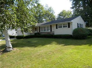 5565 Juno Dr, Lake View, NY 14085