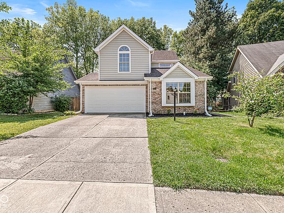 3rd image of 2921 Sunnyfield Ct