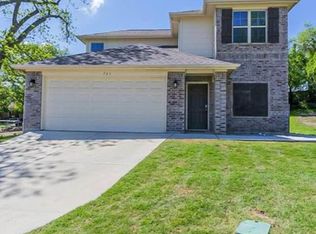 721 Cliff St, Fort Worth, TX 76164