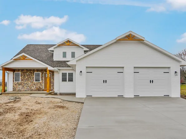 805 Bessy Ln, Chilton, WI 53014