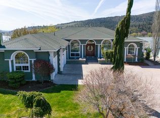 802 Hogue Dr, Klamath Falls, OR 97601