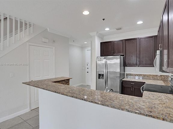 4th image of 4617 SW 75th Way #4617