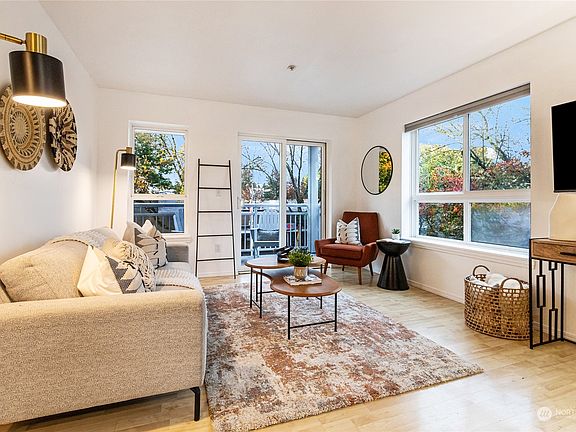 2nd image of 2805 NE 125th Street #304