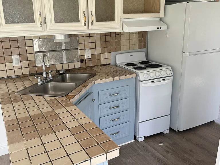 3076 SW Swain Ave #6 — Photo 15