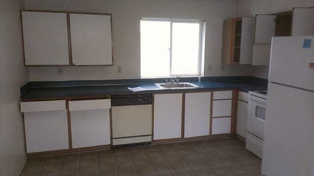 1st image of 629 N 6th Ave