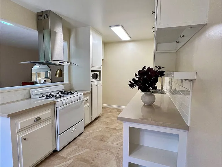 228 W Lemon Ave #B — Photo 9