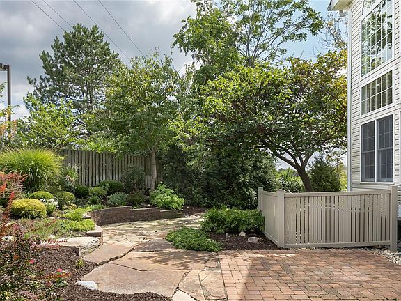 5th image of 12407 Questover Manor Ct