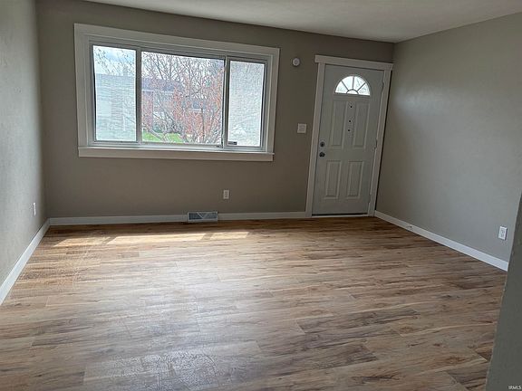 5th image of 5041 Cedarwood Ln