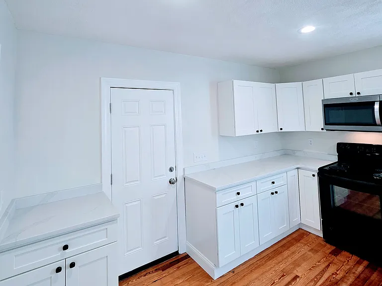 268 1/2 Greenville Ave #2 — Photo 9