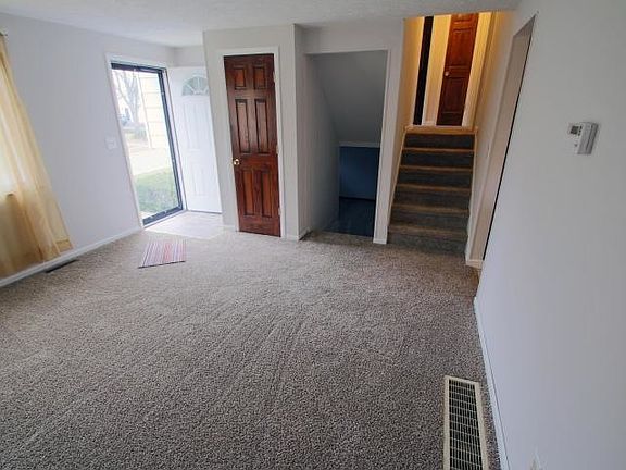 3rd image of 3704 E Paris Blvd