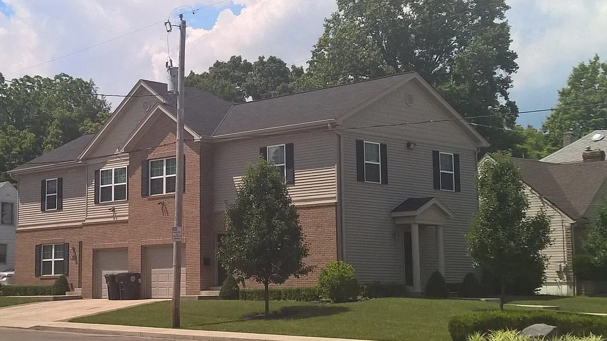 4 bed, 2.5 bath, 1800 sqft, $700 — Photo 1