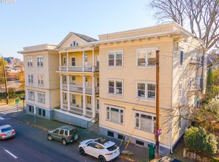 1810 NW Everett St APT 301, Portland, OR 97209