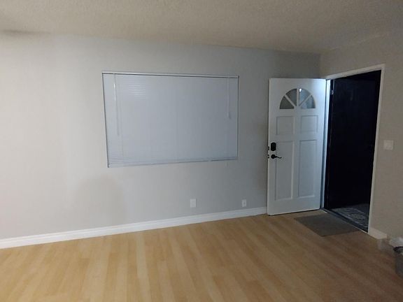 3rd image of 3667 1/2 Marlborough Ave