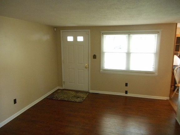 2nd image of 1072 Pepper Dr