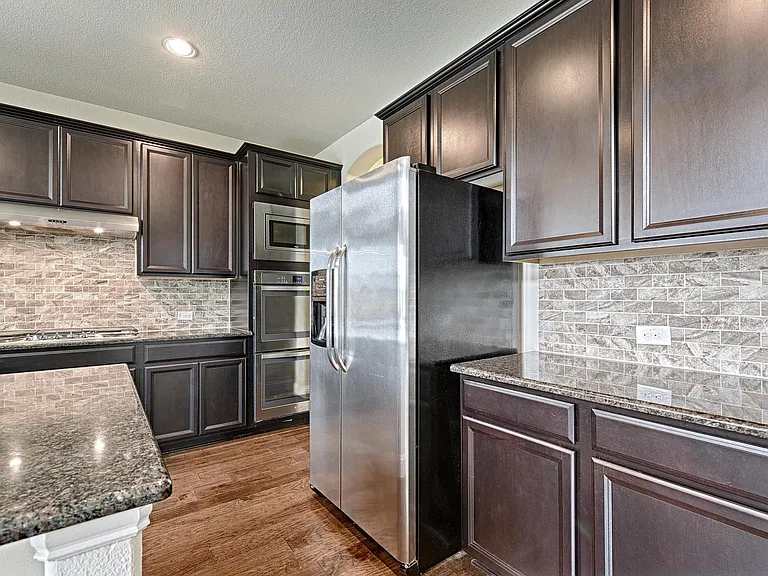 1208 Uplands Dr — Photo 11