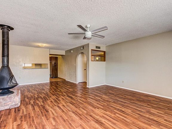 4th image of 2202 W Catalina Ave