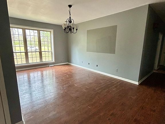 5th image of 5227 Harrisburg Rd