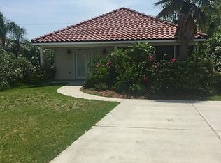 278 Debbie Ln, San Leon, TX 77539