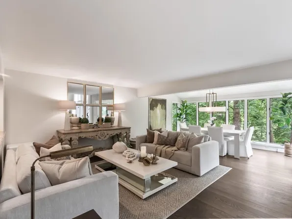 3830 Nagawicka Shores DRIVE, Hartland, WI 53029