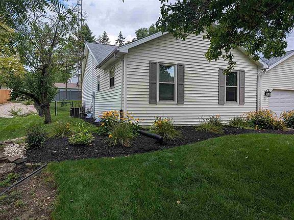 3rd image of 621 Chelsea Way