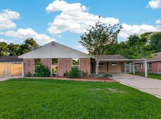 11206 Huggins Dr, Houston, TX 77035