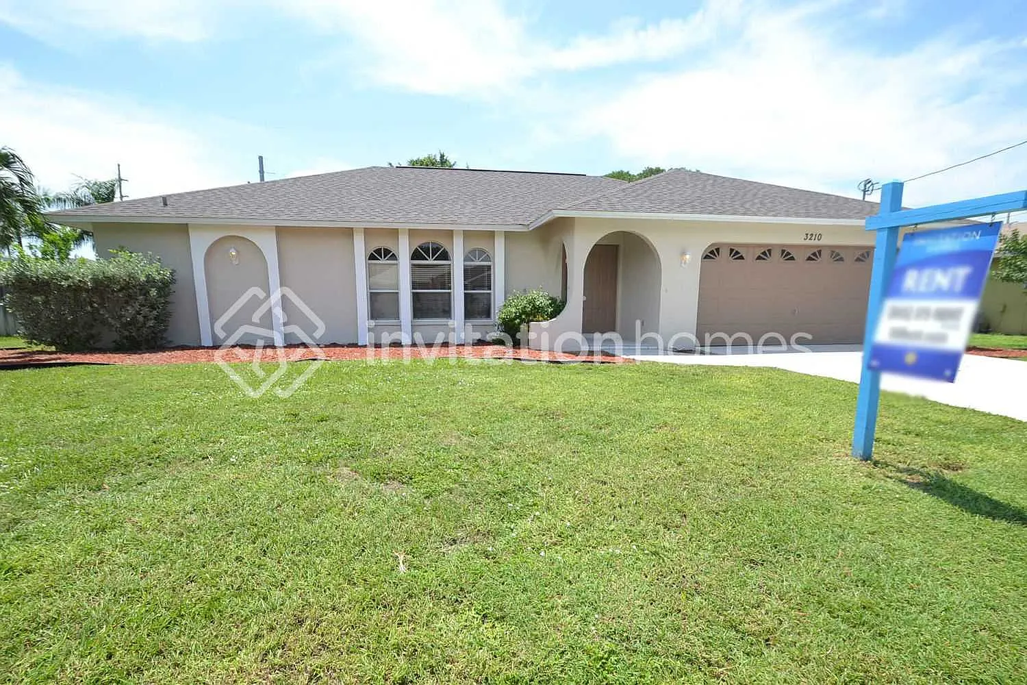 3210 SE Santa Barbara Pl Cape Coral, FL 33904 — Photo 1