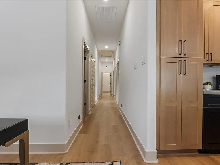 4214 Clover St — Photo 24
