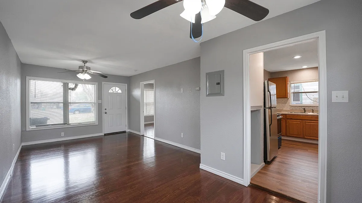 2513 Cincinnati Avenue - 1 — Photo 3