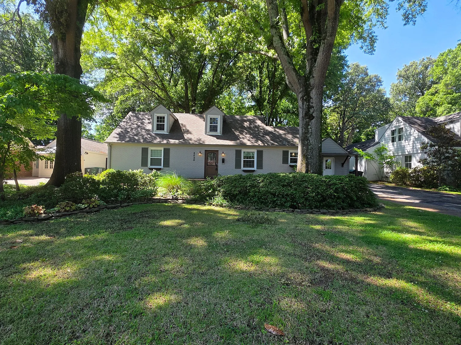Spacious Two-Story Home with Sunroom, Fireplace & Fenced Backyard — Photo 1