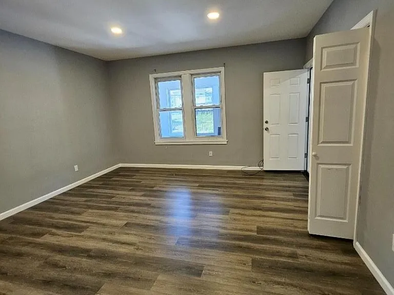 228 W End Ave — Photo 9