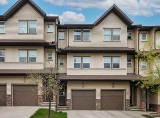 28 NW Heritage Dr #17, Cochrane, AB T4C 0K1