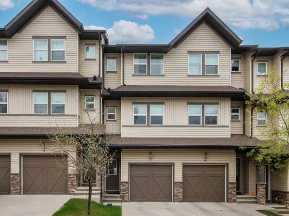 28 NW Heritage Dr #17, Cochrane, AB T4C 0K1