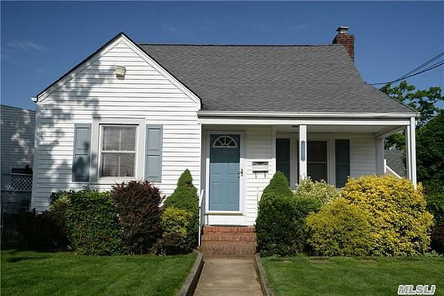 1st image of 204 Stephen St
